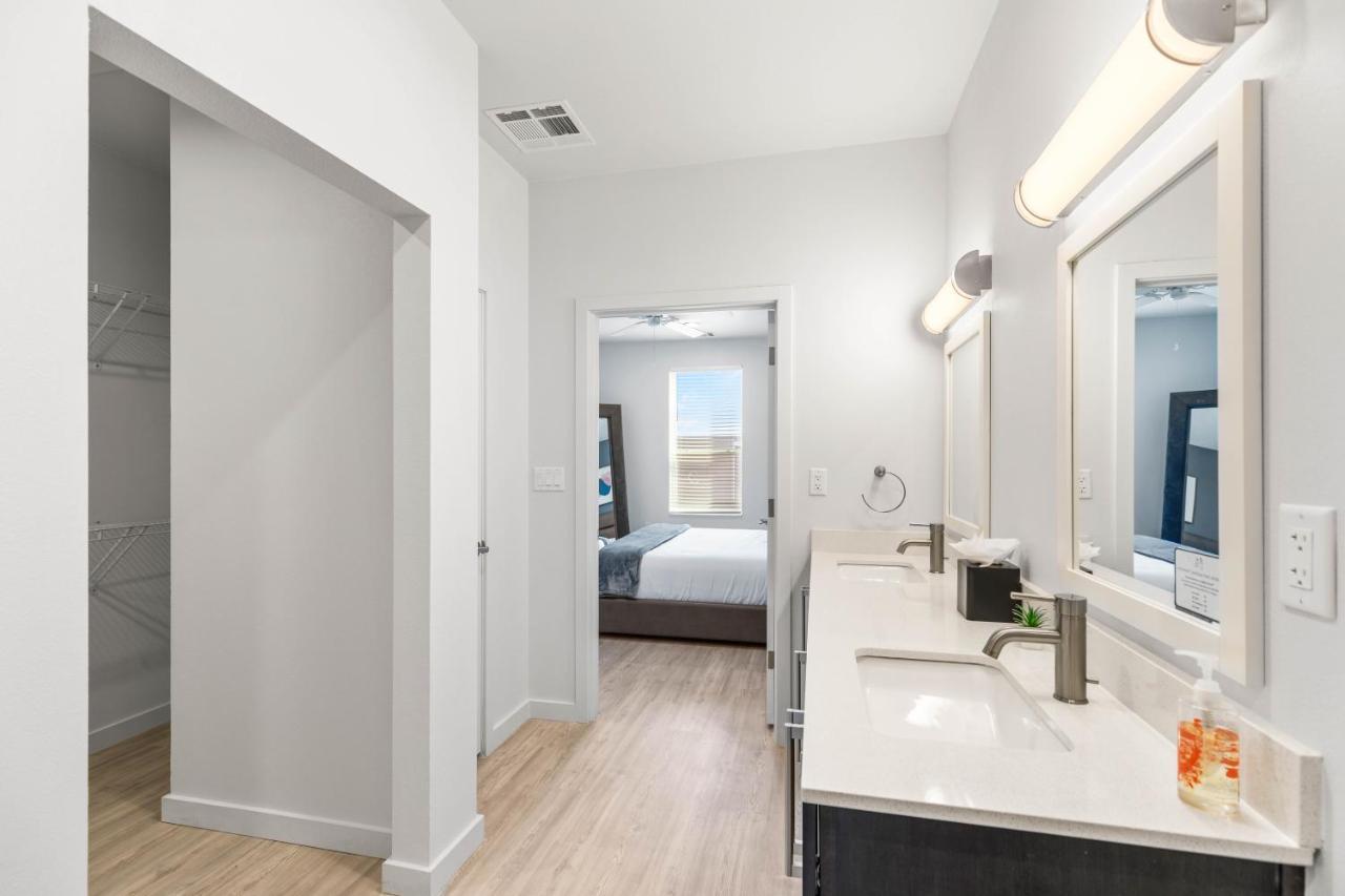 Flatz432 Apartments By Barsala Midland Esterno foto
