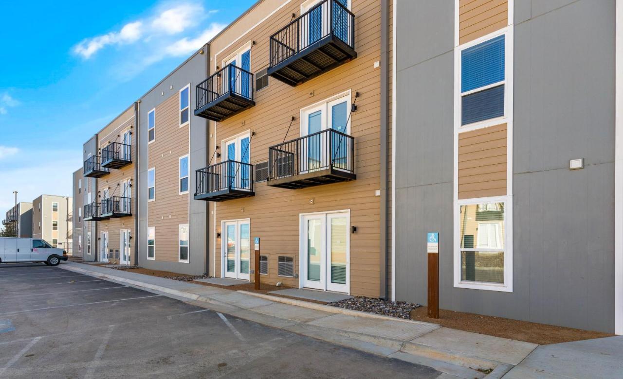 Flatz432 Apartments By Barsala Midland Esterno foto
