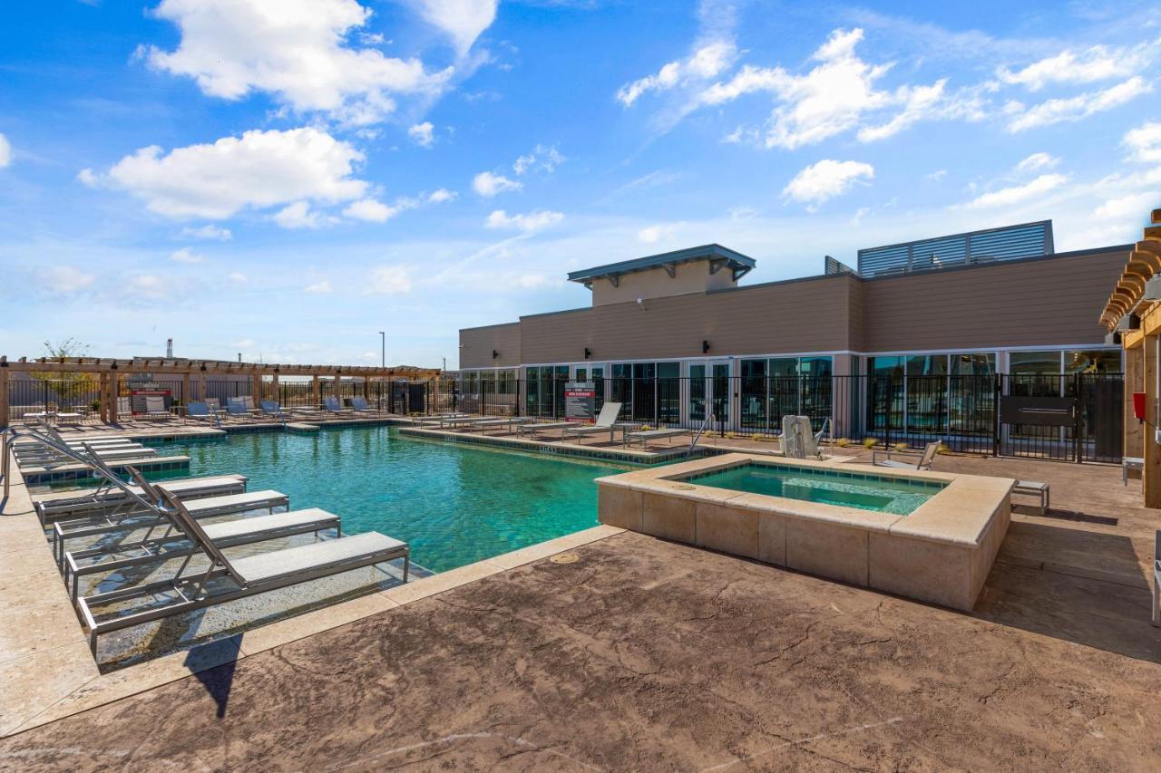 Flatz432 Apartments By Barsala Midland Esterno foto